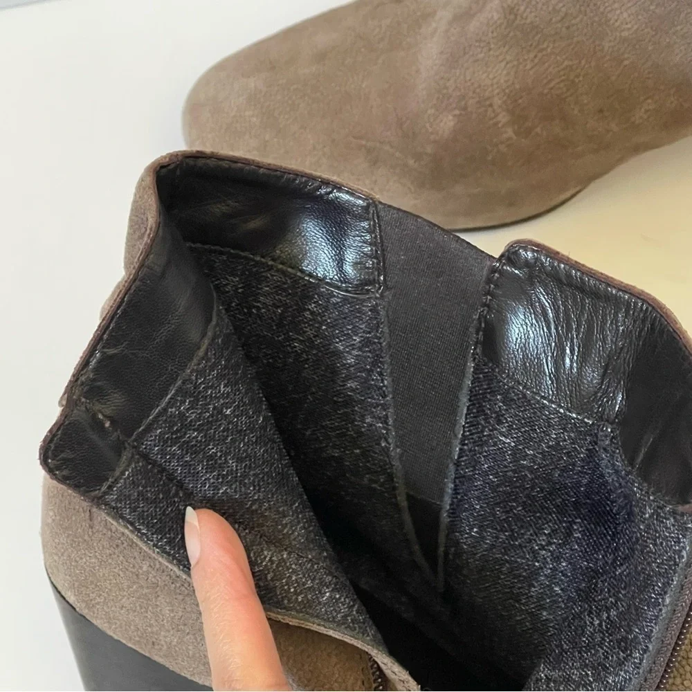 AQuatalia Faylynn Suede Leather Ankle Boots Side Zipper Taupe Neutral Size 8.5